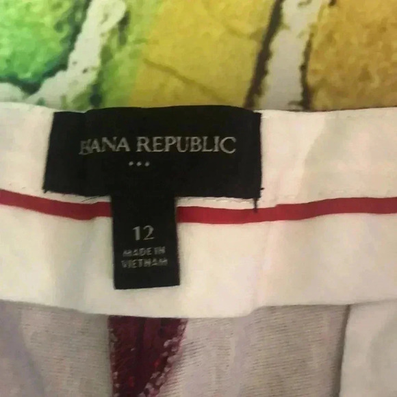 Banana Republic size 12 shorts burgundy - Picture 3 of 9